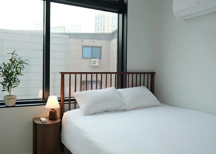 Vibe - Near Seongsu Konkuk Univ 아파트 *
